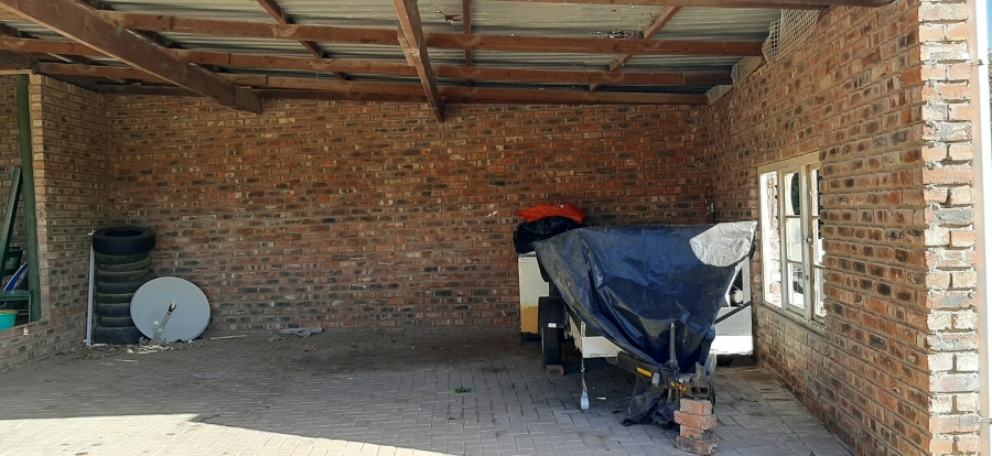 Commercial Property for Sale in Bergsig Western Cape